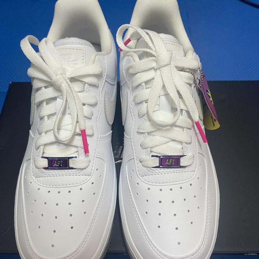 全新Nike 變色鞋照太陽光會變紅藍勾勾-7