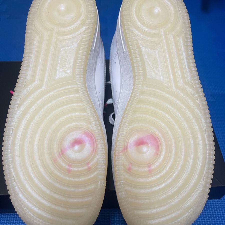 全新Nike 變色鞋照太陽光會變紅藍勾勾-10