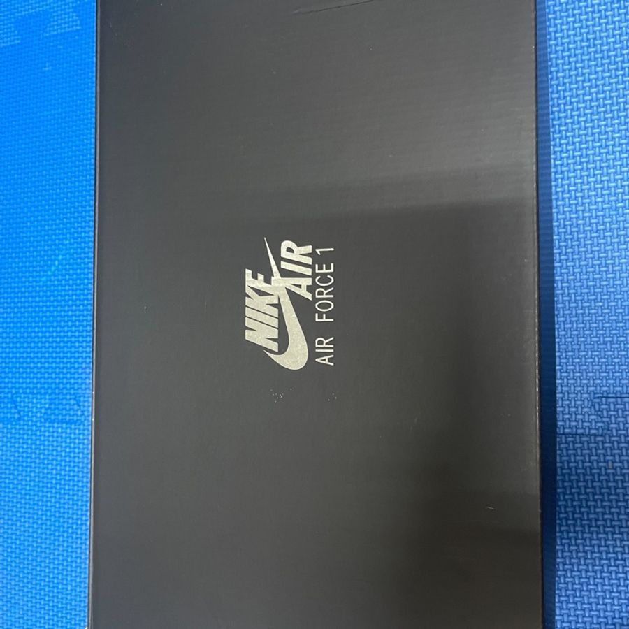 全新Nike 變色鞋照太陽光會變紅藍勾勾-14