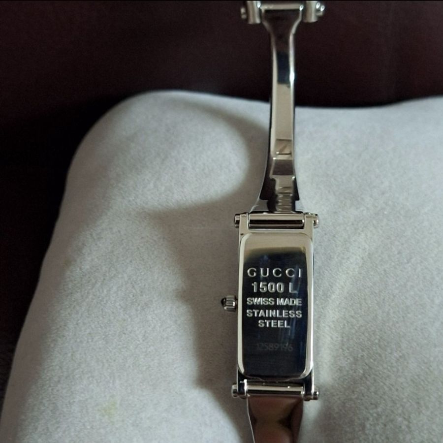 Gucci 1500L 美鑽黑色馬銜手環錶-13