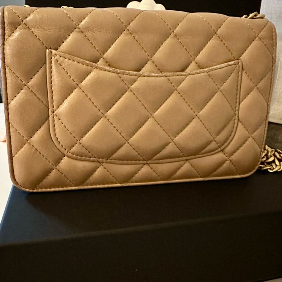 Chanel 奶茶色調節扣WOC-8