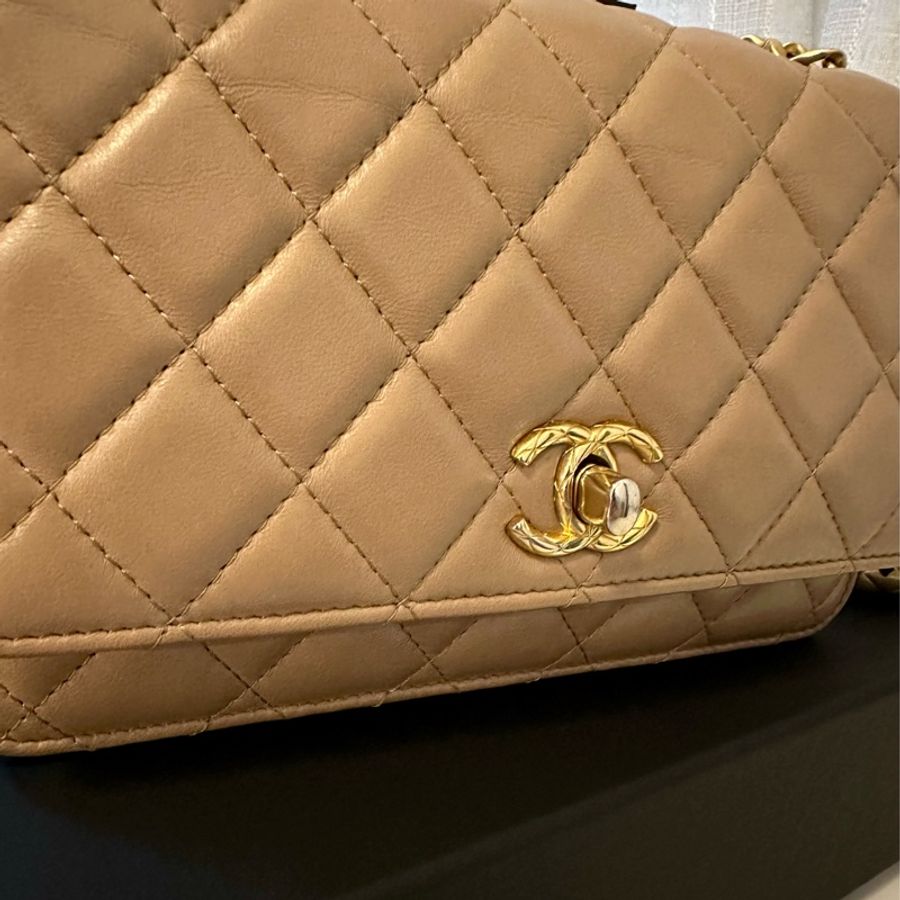 Chanel 奶茶色調節扣WOC-29