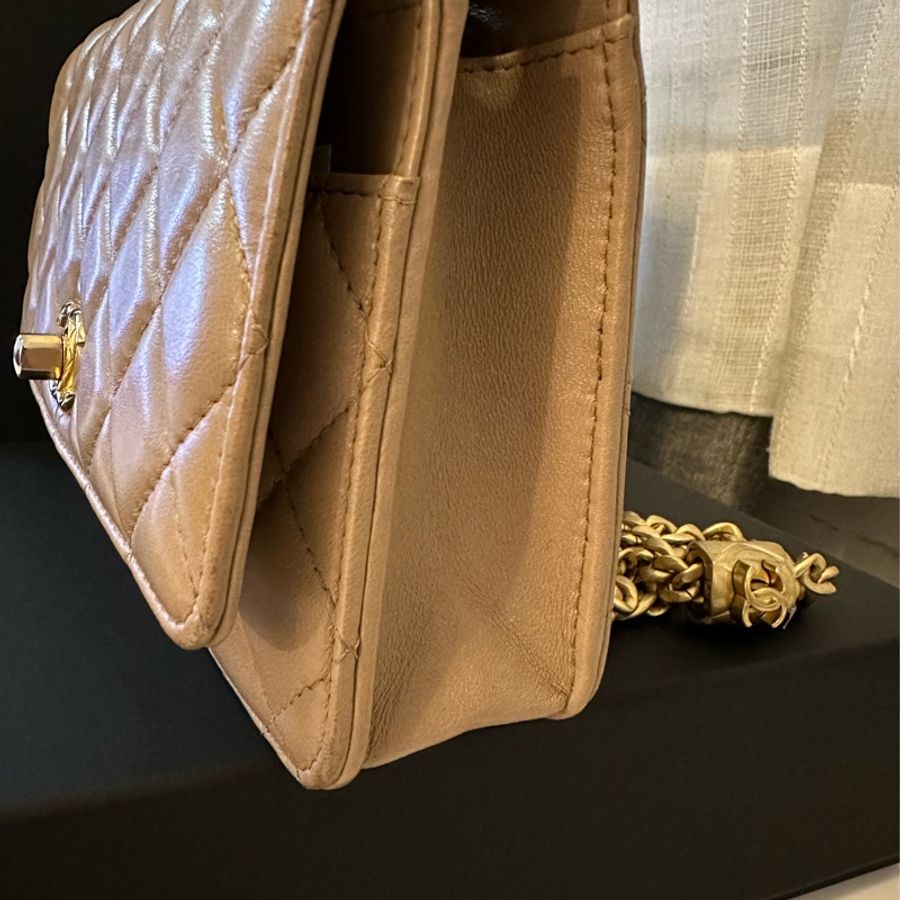 Chanel 奶茶色調節扣WOC-31