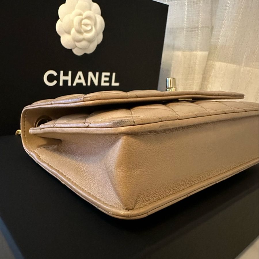 Chanel 奶茶色調節扣WOC-38