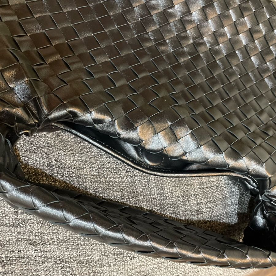 BV BOTTEGA VENETA Small Hop 小牛皮編織肩背/手提包(黑色)-10