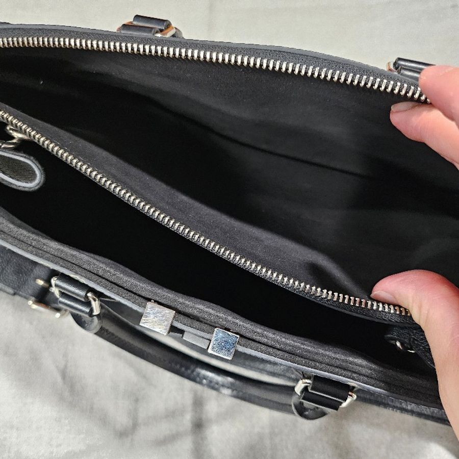 Louis Vuitton Grenelle MM 
M57685-15