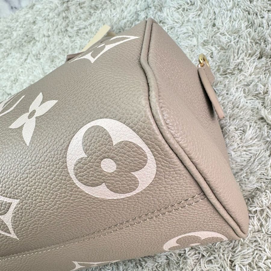 LV M46575經典Speedy Bandoulière 20 Empreinte皮革手提/斜背包(斑鳩灰色/ 奶油色)-13