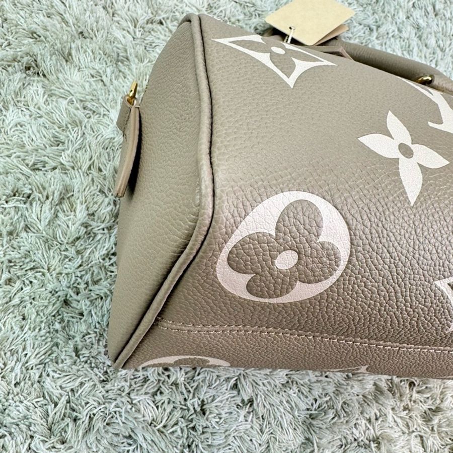 LV M46575經典Speedy Bandoulière 20 Empreinte皮革手提/斜背包(斑鳩灰色/ 奶油色)-14