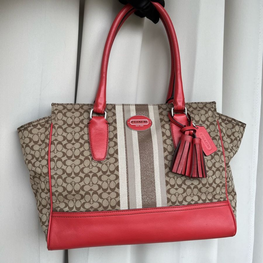 (限定款)Coach 聖誕節限定 經典老花 肩背包 單肩包 手提包-1