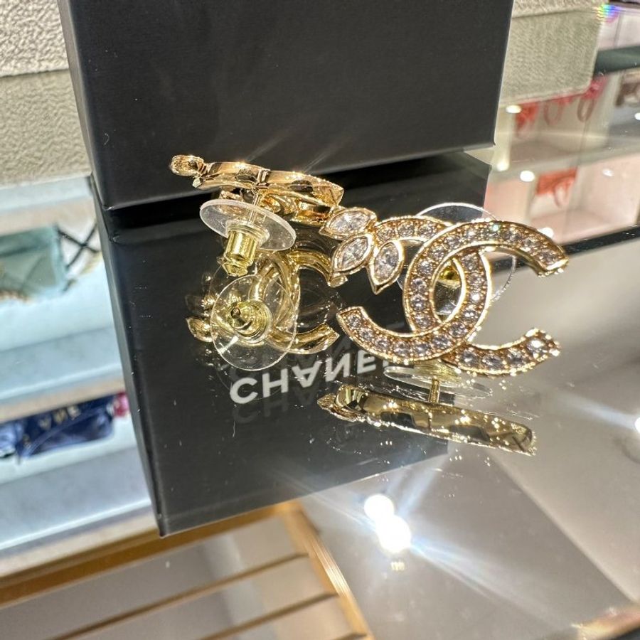 CHANEL 金雙C楓葉鑲嵌耳環-4