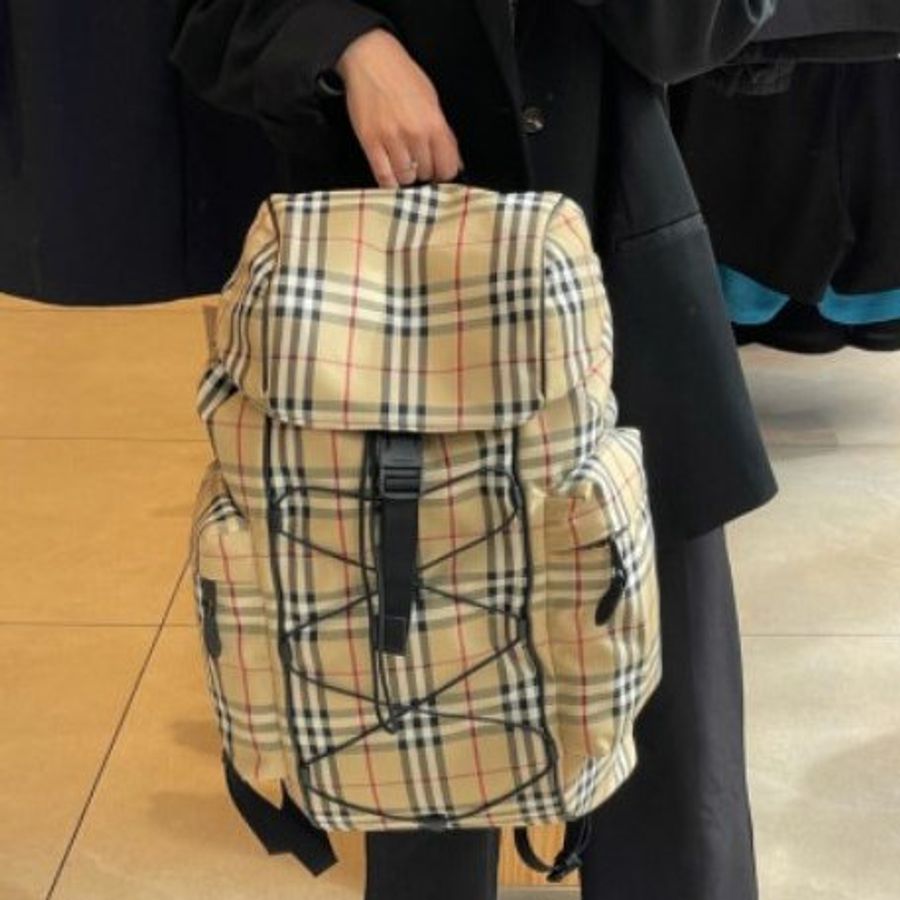 【最低特價 ❗】Burberry Murray 格紋尼龍後背包 大容量-0