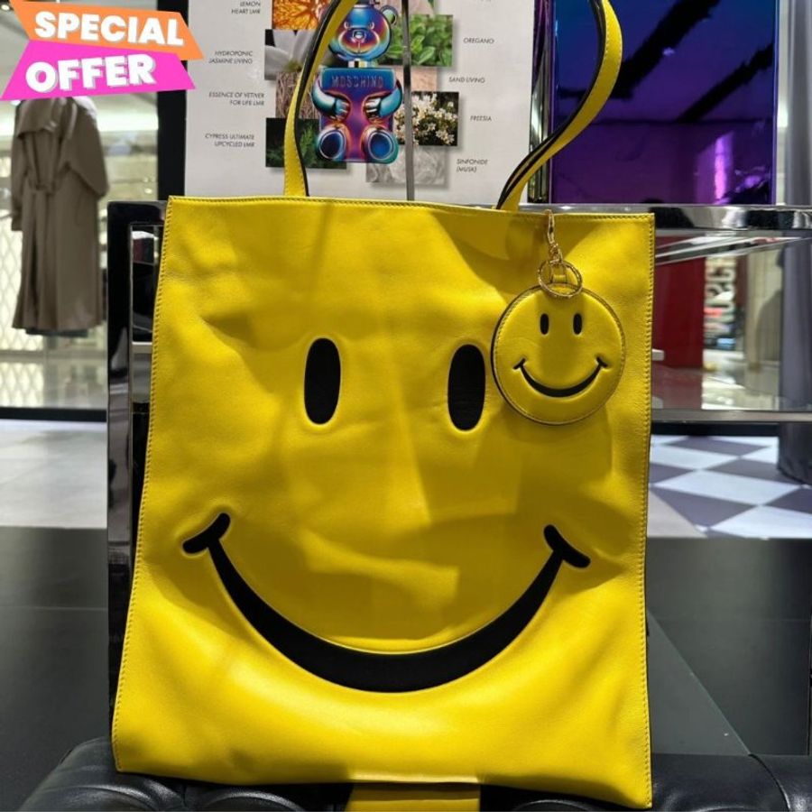 "限時降價"-Moschino Smiley® 納帕皮購物袋 - 可愛Smiley®與柔軟羊皮的完美結合《當季專櫃正售★全新商品 》-0