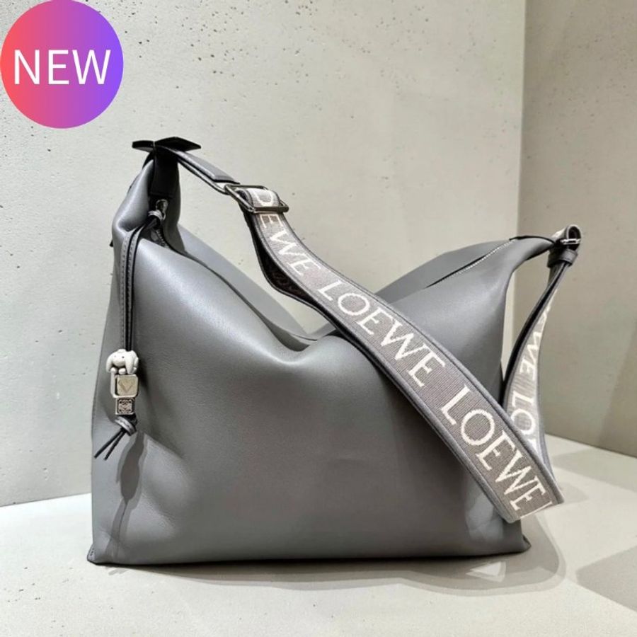 Loewe 小款 Cubi 柔軟光滑小牛皮緹花斜背包 瀝青灰《當季專櫃正售★全新商品 》-0