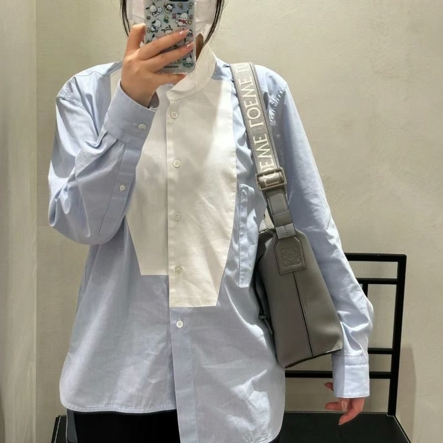 Loewe 小款 Cubi 柔軟光滑小牛皮緹花斜背包 瀝青灰《當季專櫃正售★全新商品 》-2