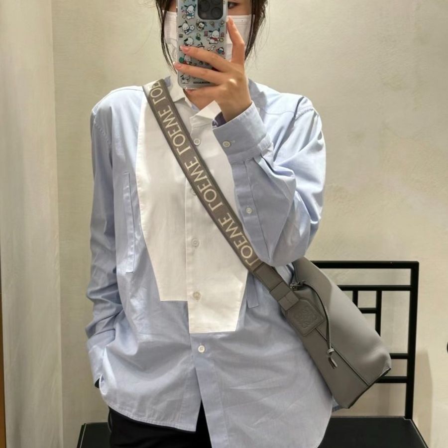 Loewe 小款 Cubi 柔軟光滑小牛皮緹花斜背包 瀝青灰《當季專櫃正售★全新商品 》-3