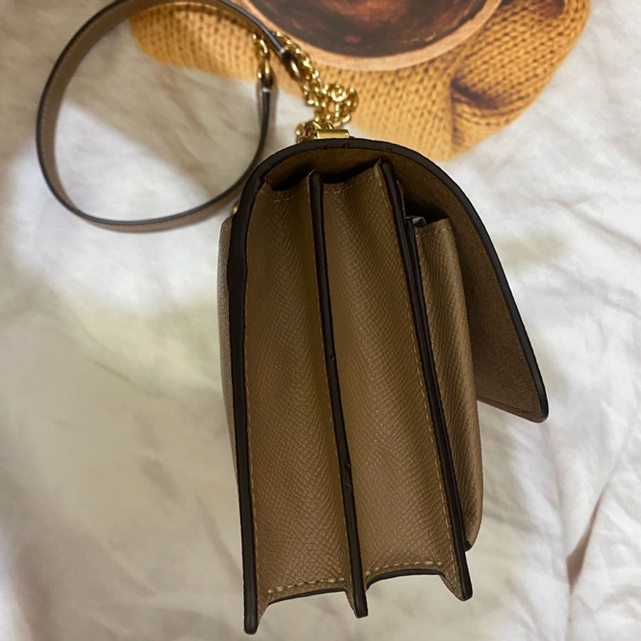 【COACH】奶茶色防刮全皮內雙層鍊帶方型斜背包/風琴包/翻蓋包 (迷你小款)-12