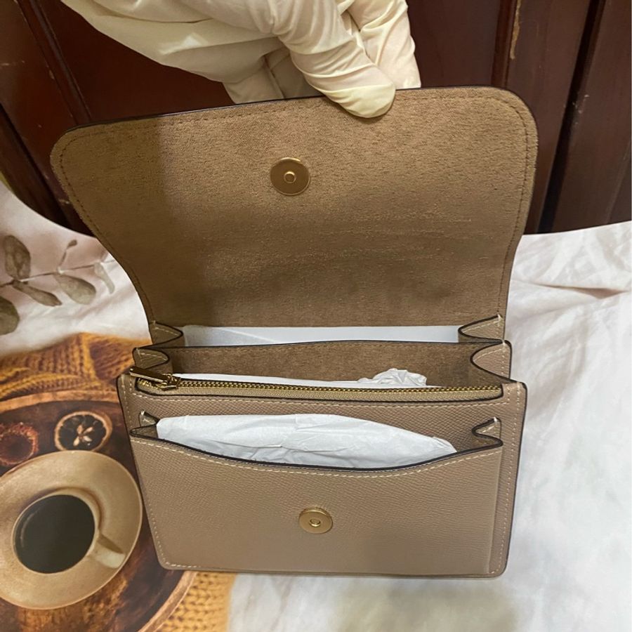 【COACH】奶茶色防刮全皮內雙層鍊帶方型斜背包/風琴包/翻蓋包 (迷你小款)-13