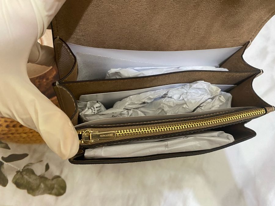 【COACH】奶茶色防刮全皮內雙層鍊帶方型斜背包/風琴包/翻蓋包 (迷你小款)-15