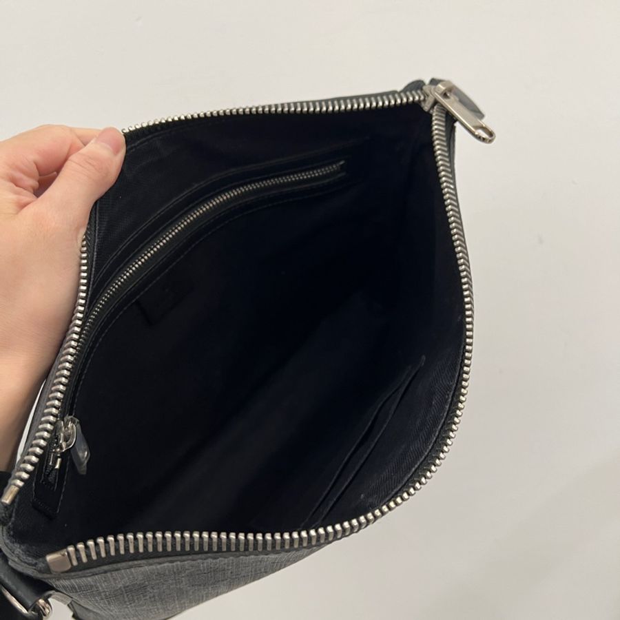 Gucci 黑灰PVC黑牛皮一字拉手挽袋手拿包-9