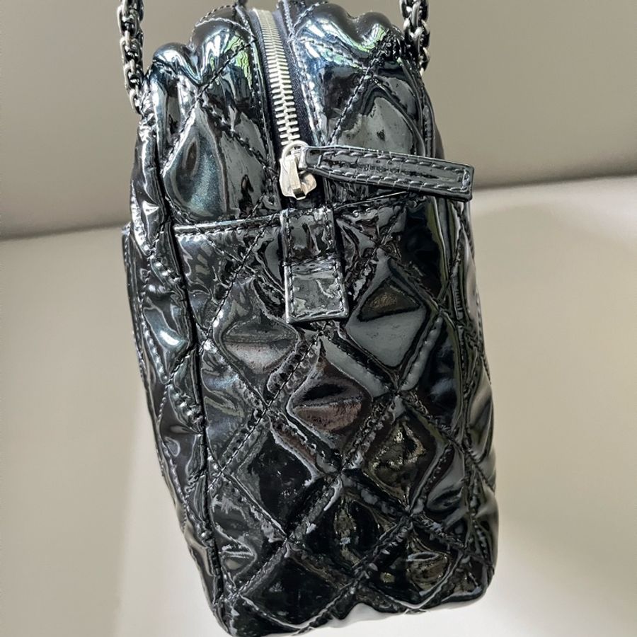 Chanel 2.55黑色漆皮銀鏈肩背包-5