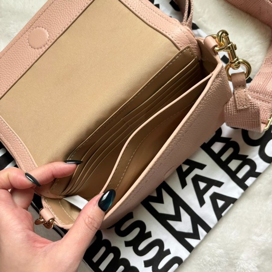 MARC JACOBS THE LEATHER 荔枝紋 牛皮 翻蓋 斜背包 單肩包 迷你小方包 相機包(玫瑰粉)-4