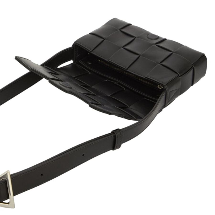 【BOTTEGA VENETA 寶緹嘉】BV Small Cassette 小款 經典編織 小牛皮 磁釦 斜背包 肩背包 黑色 739351-2