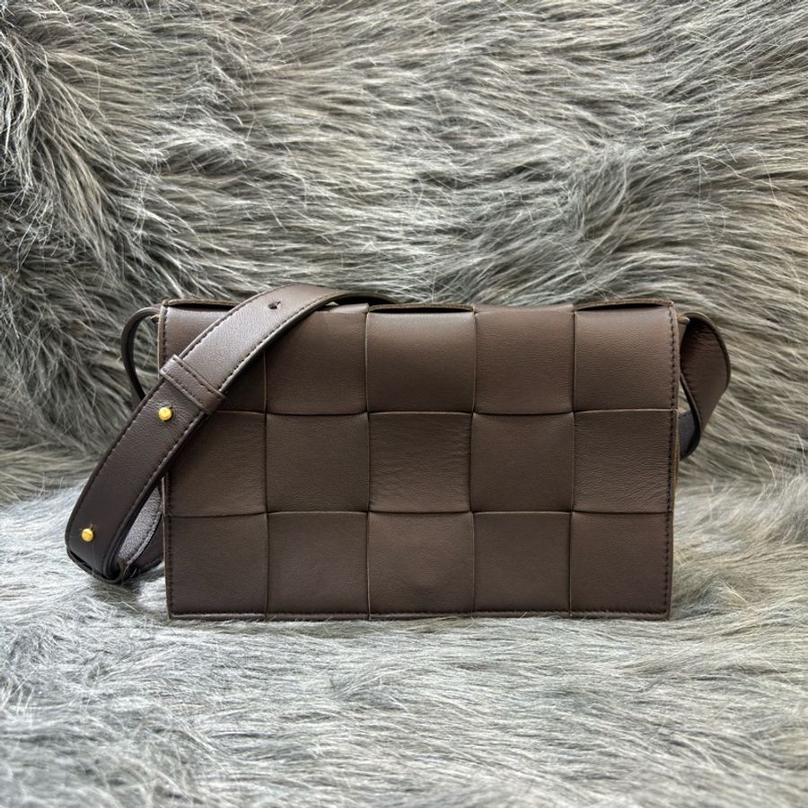 BOTTEGA VENETA BV 578004 3X5 CASSETTE 深棕色羊皮大編織 相機包-0