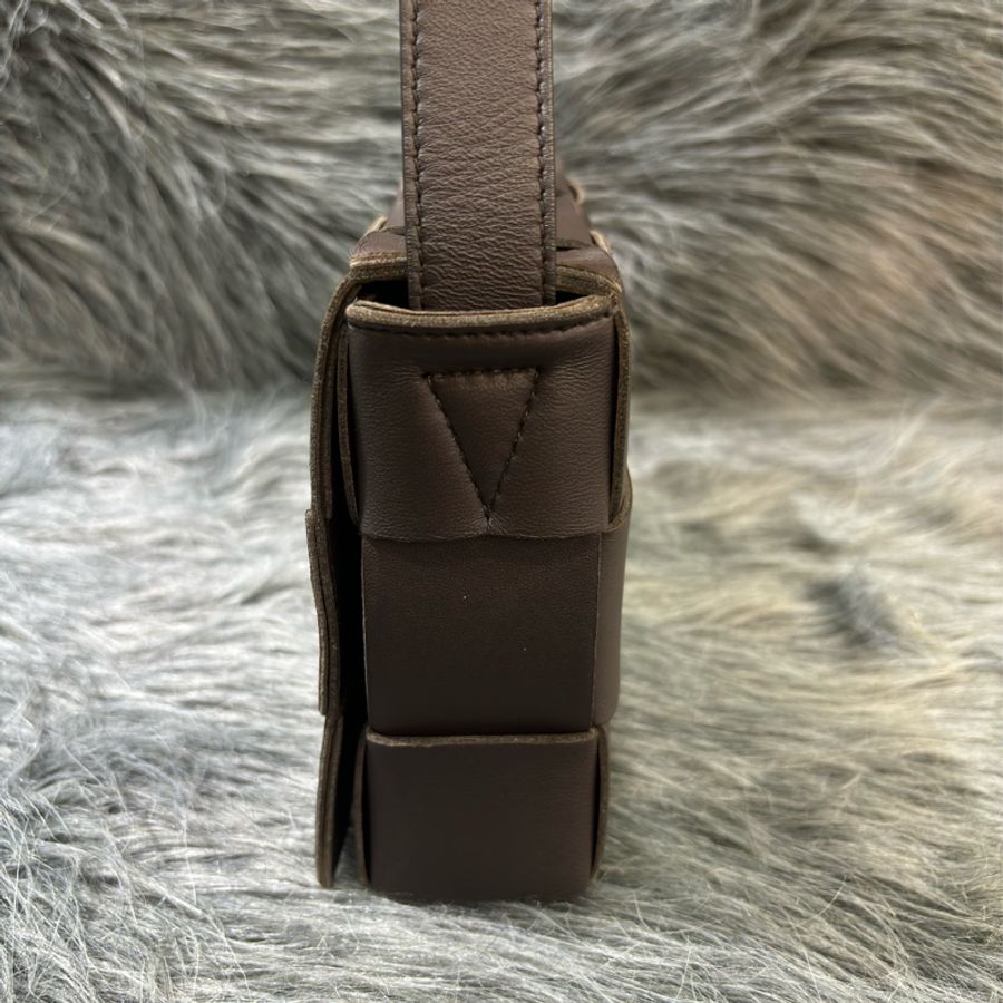 BOTTEGA VENETA BV 578004 3X5 CASSETTE 深棕色羊皮大編織 相機包-1