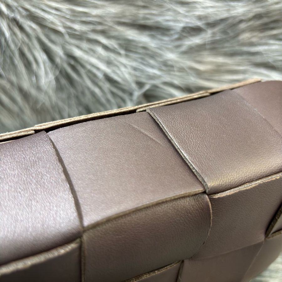 BOTTEGA VENETA BV 578004 3X5 CASSETTE 深棕色羊皮大編織 相機包-10