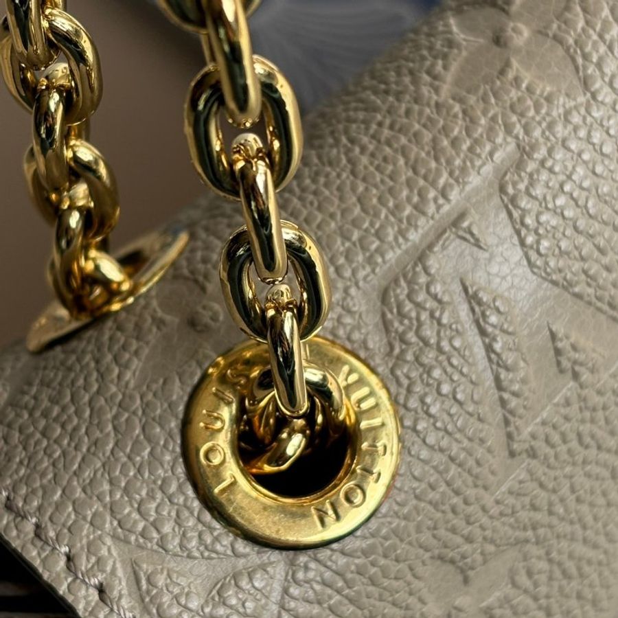 ::LOUIS VUITTON:: LV M44929 奶茶色壓紋金鍊包 Vavin PM-10
