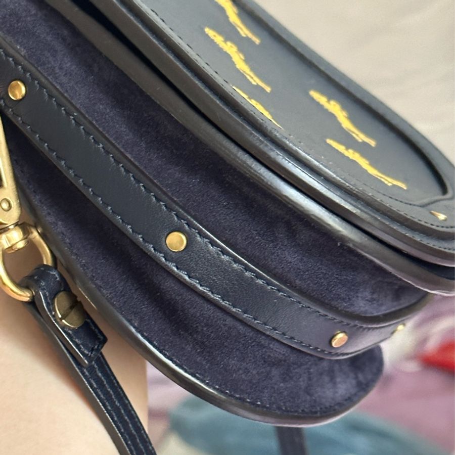 chloe 深藍馬圖騰NILE 小牛皮掀蓋斜背包 側背包-7
