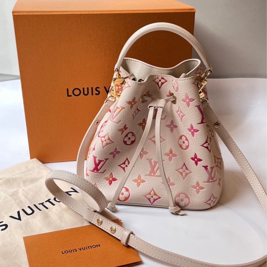 LV 漸變老花logo壓紋now水桶-0