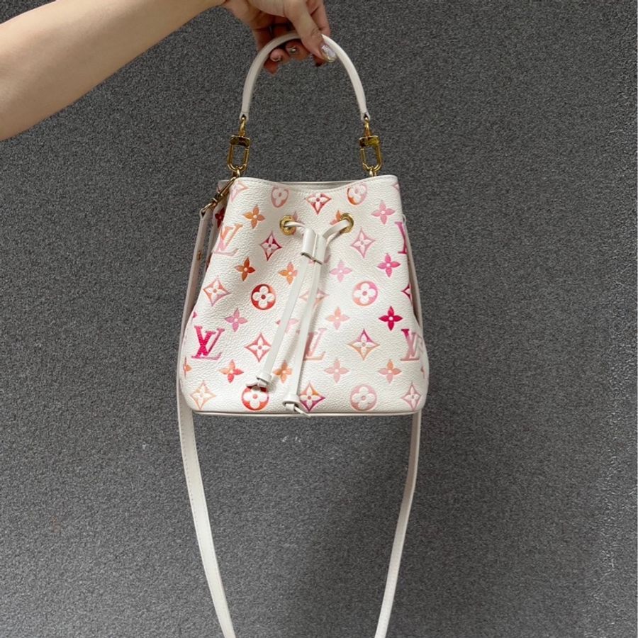 LV 漸變老花logo壓紋now水桶-2