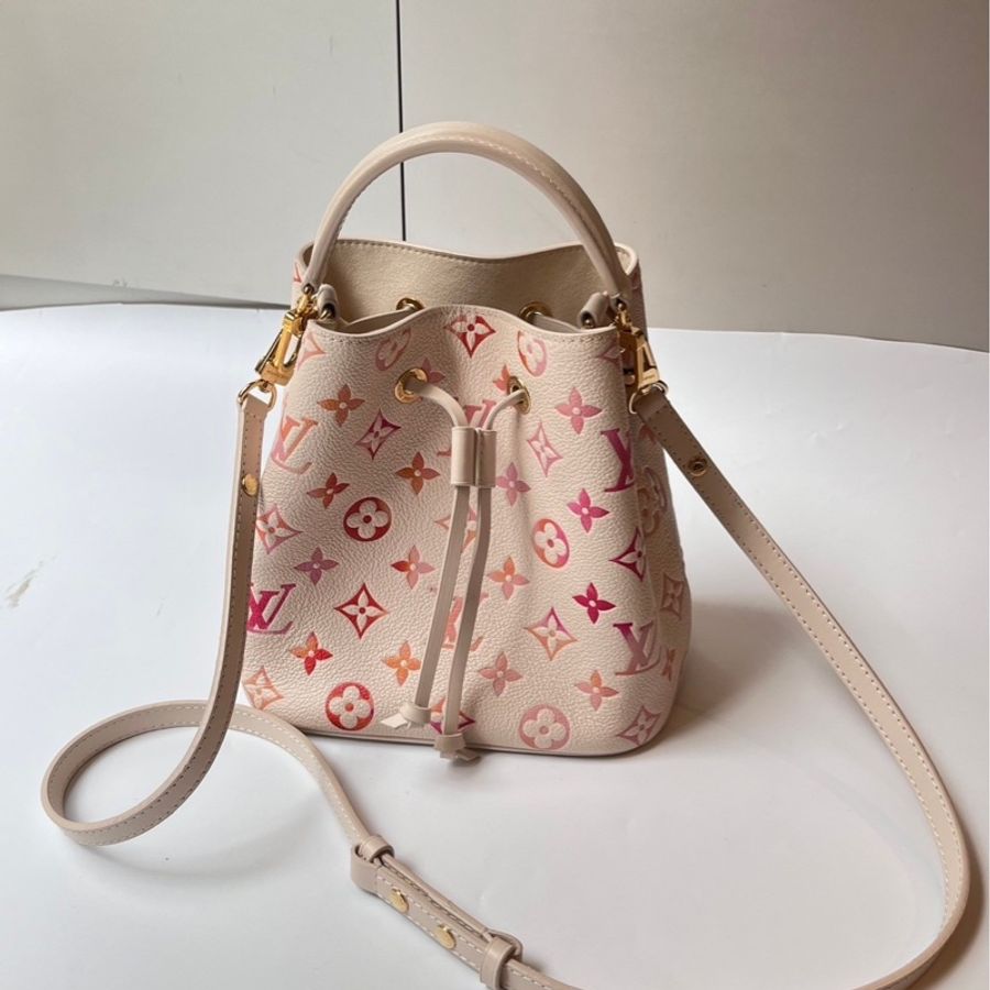 LV 漸變老花logo壓紋now水桶-3
