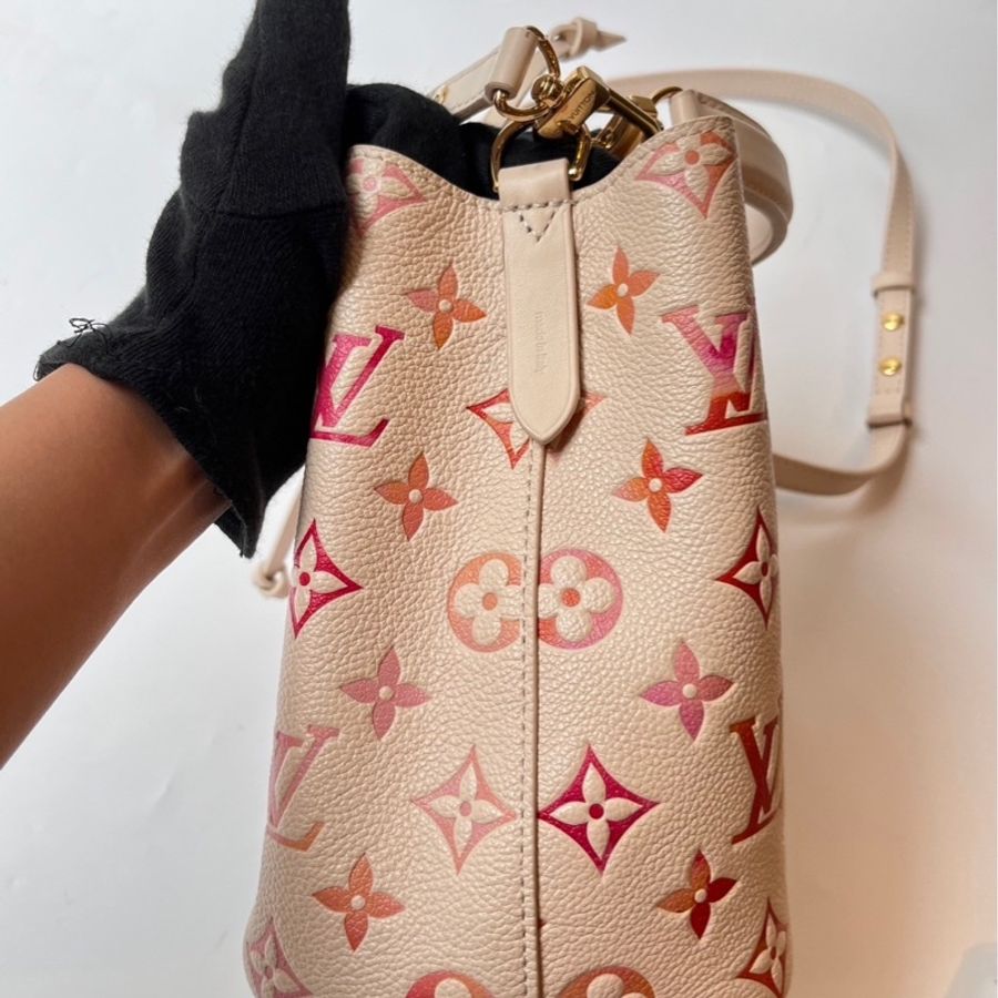LV 漸變老花logo壓紋now水桶-6