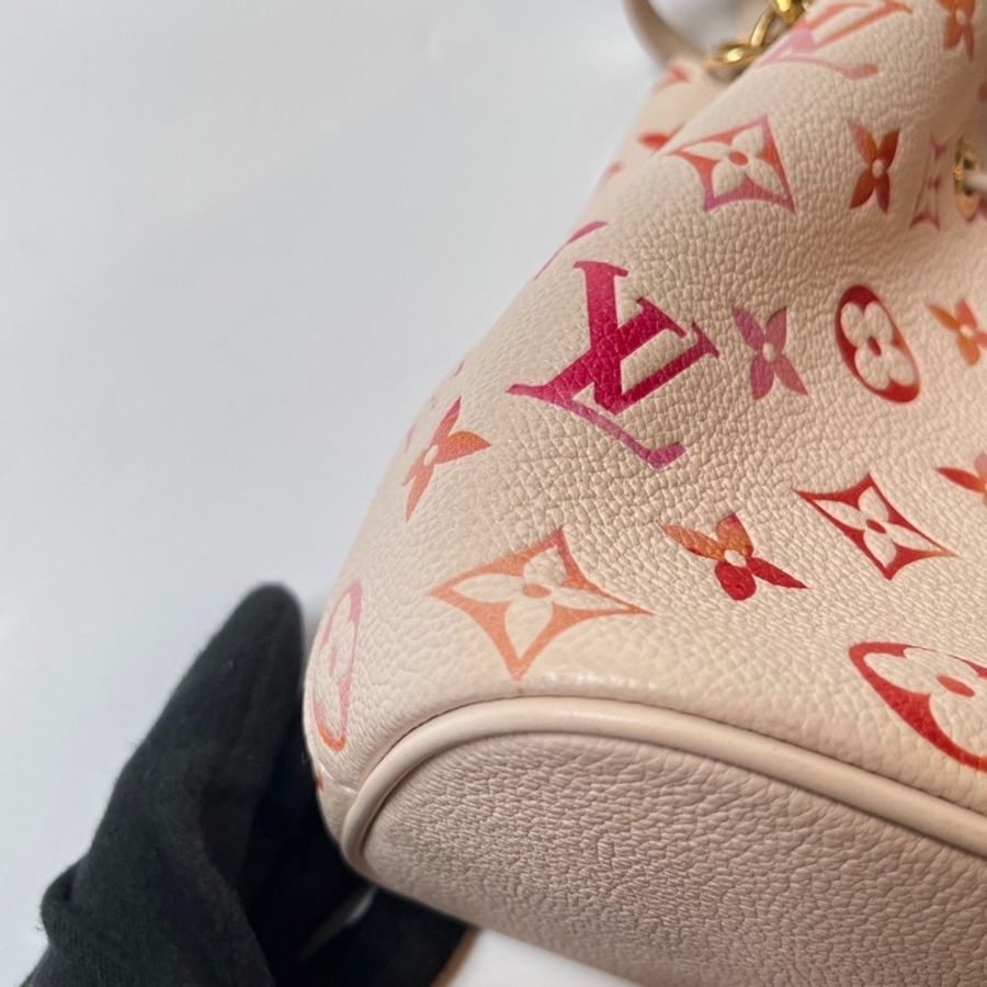 LV 漸變老花logo壓紋now水桶-7