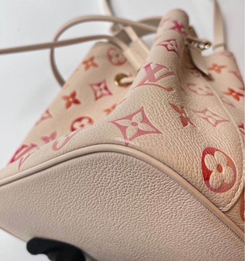 LV 漸變老花logo壓紋now水桶-8