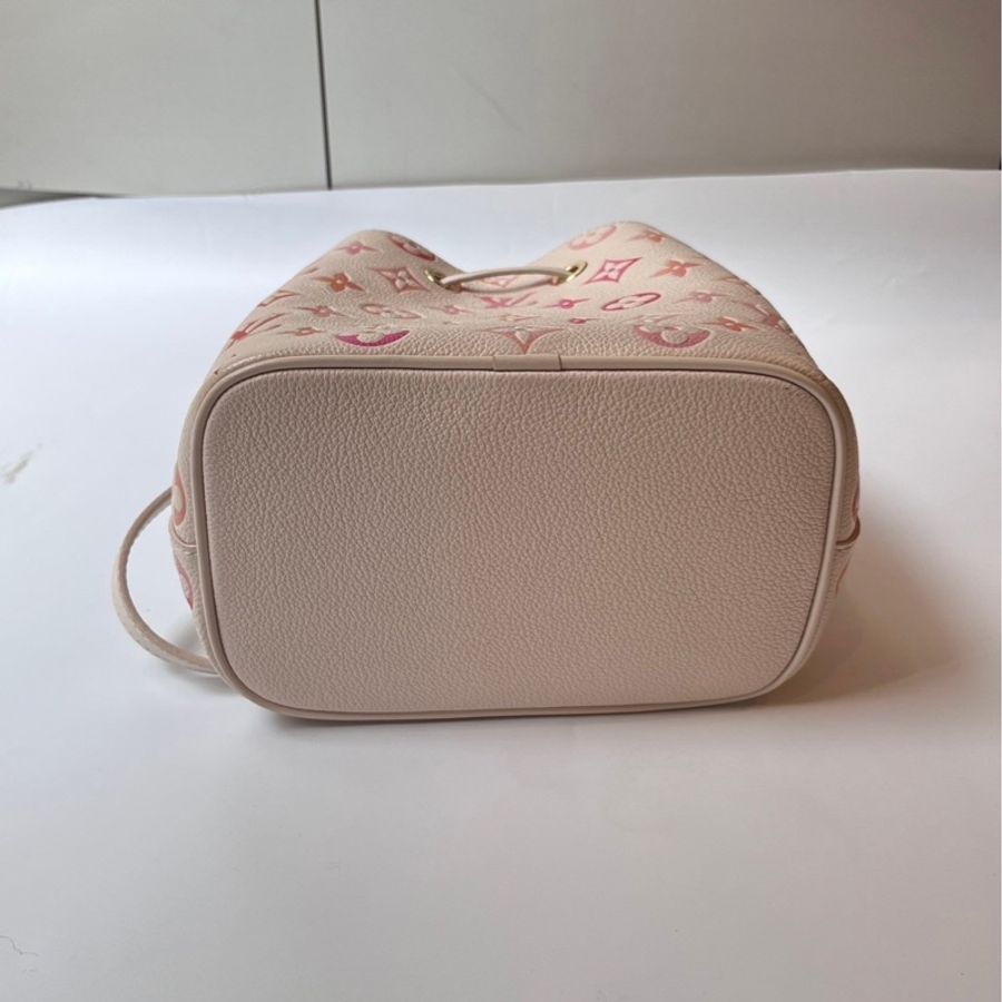 LV 漸變老花logo壓紋now水桶-11