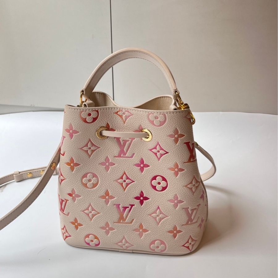 LV 漸變老花logo壓紋now水桶-23