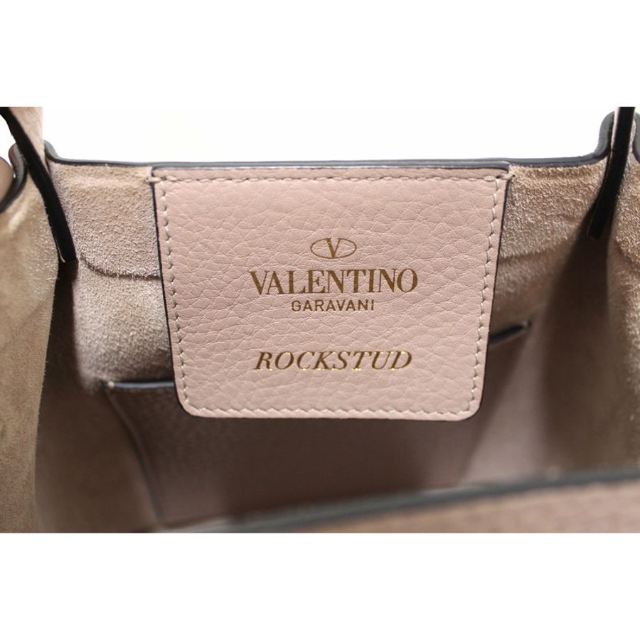 Valentino Garavani Rockstud Poudre Grainy Calfskin Leather Shopper-8