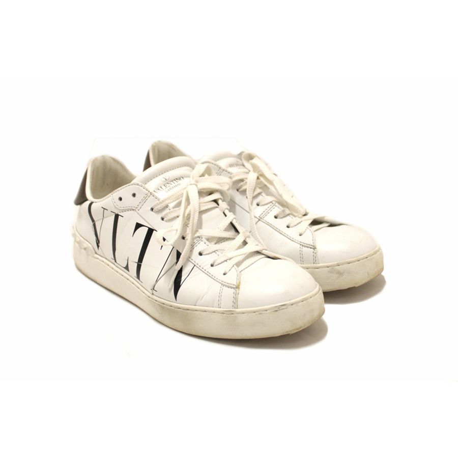 Valentino Garavani White Leather Rockstud Sneaker Size 39.5-5