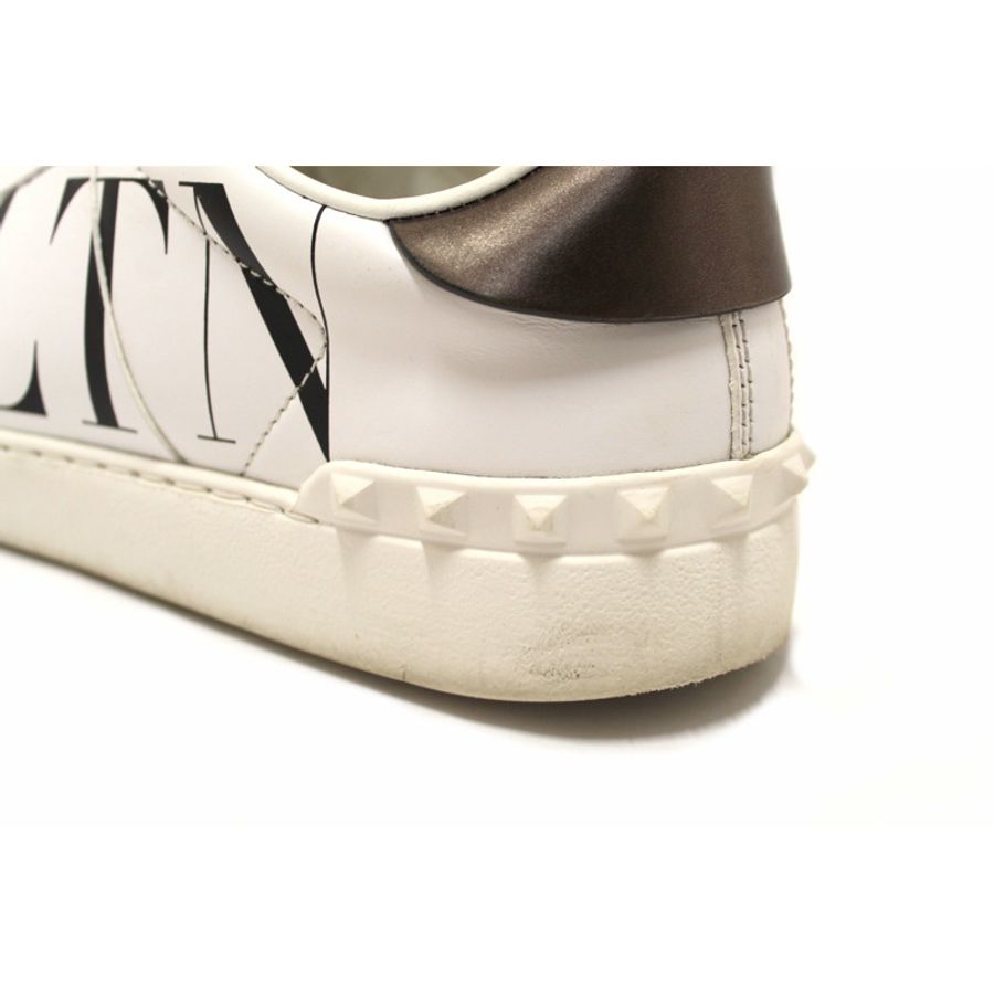 Valentino Garavani White Leather Rockstud Sneaker Size 39.5-9