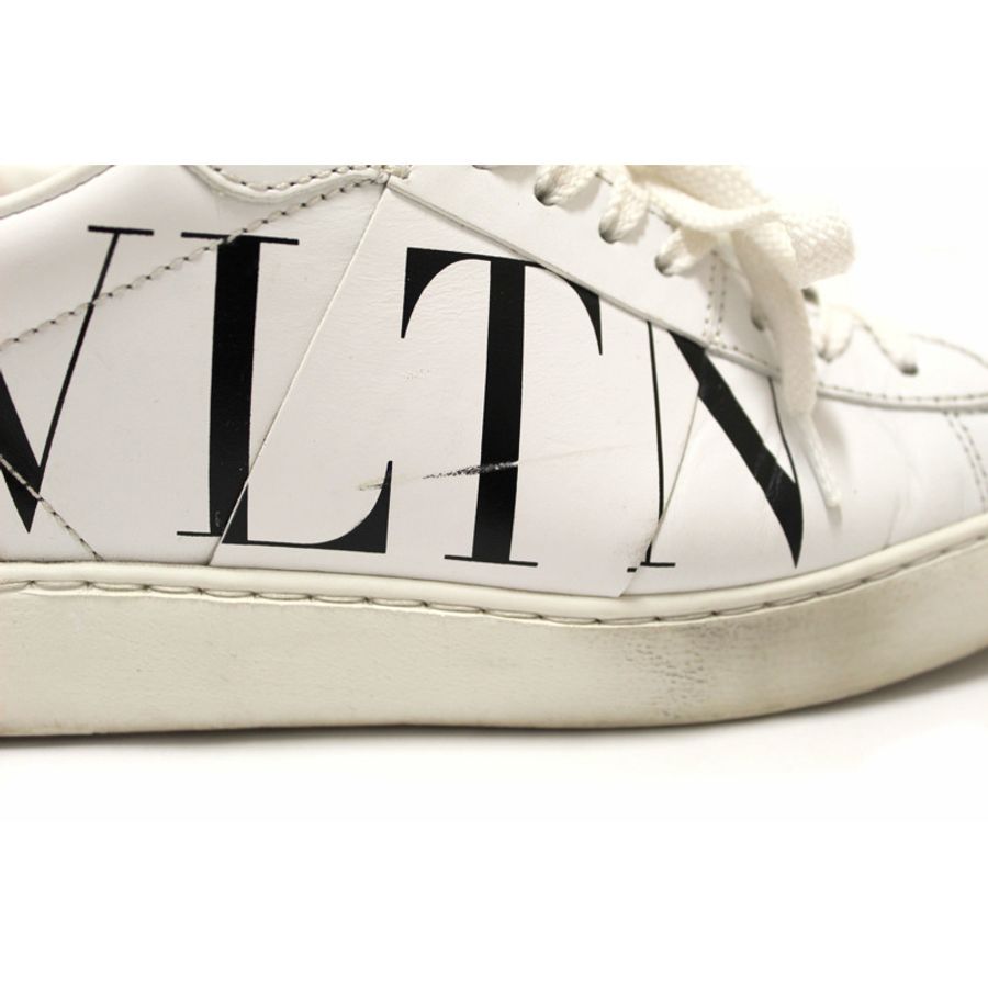 Valentino Garavani White Leather Rockstud Sneaker Size 39.5-14