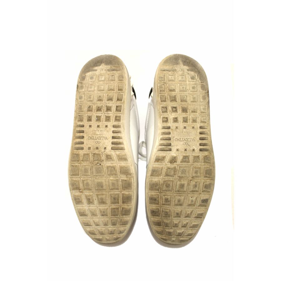 Valentino Garavani White Leather Rockstud Sneaker Size 39.5-18