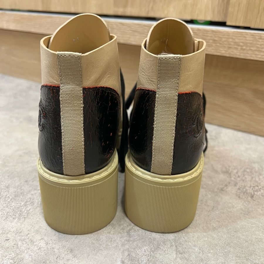 Chanel 卡其拼黑爆裂紋靴子-3