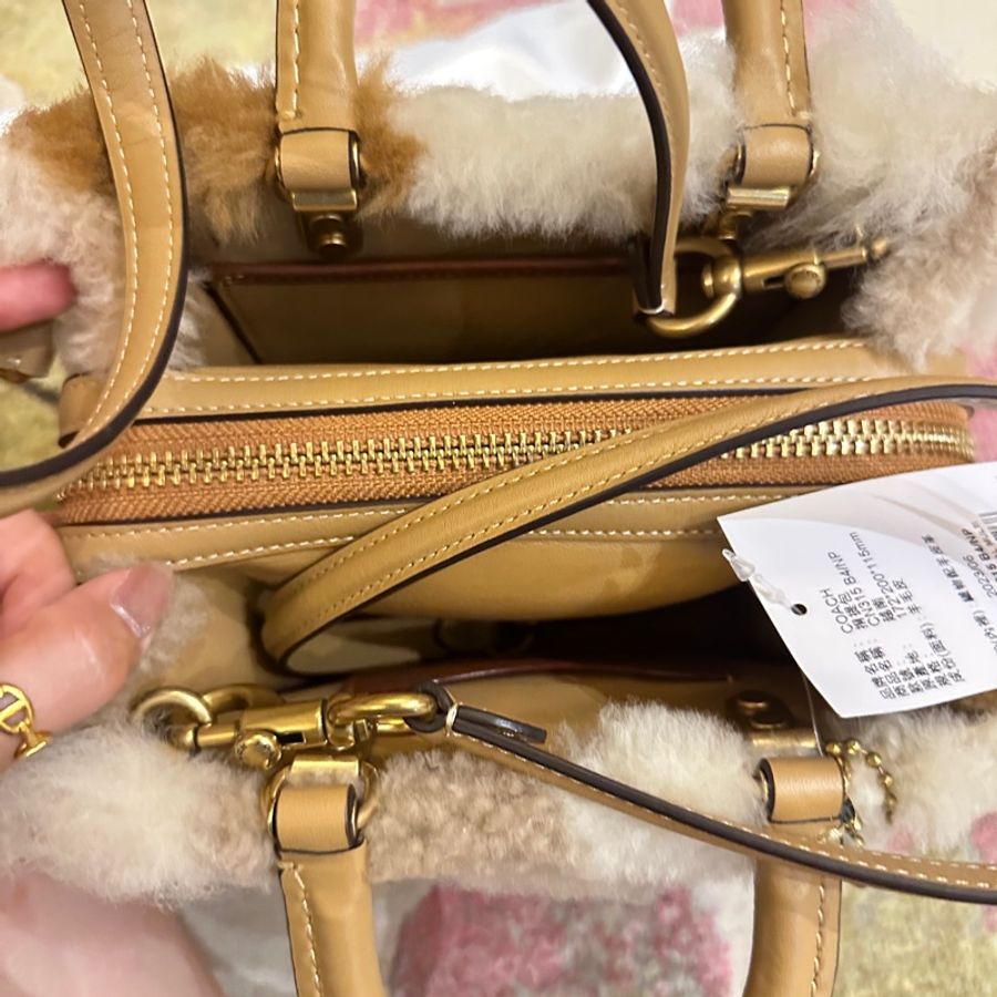全新 吊牌未拆 coach 毛絨拼接 兩用包-4