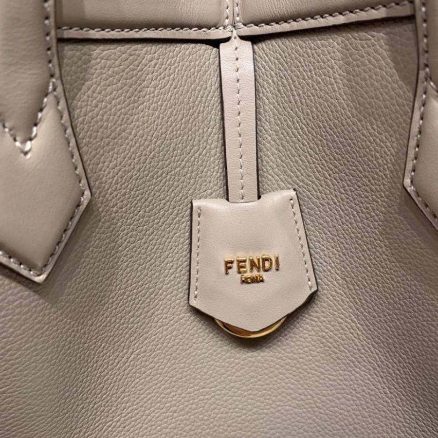 "限時降價"-Fendi 8BH414 中款 紋理小牛皮 Origami包 鴿灰色《當季專櫃正售★全新商品 》-7
