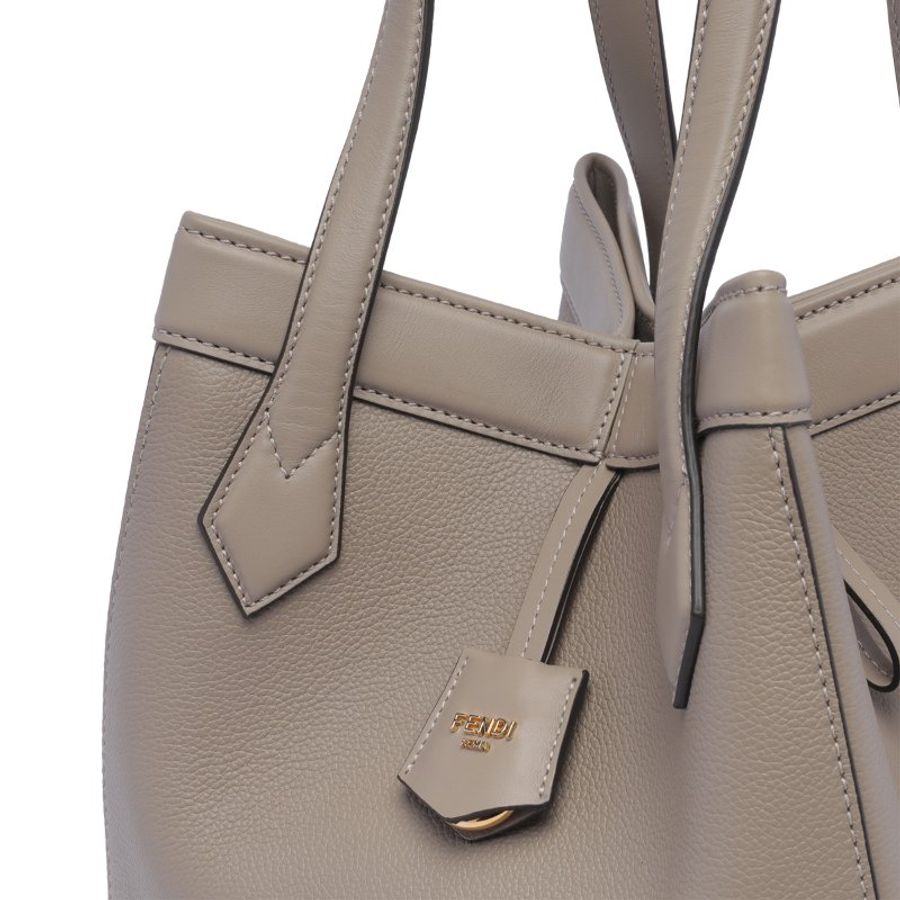 "限時降價"-Fendi 8BH414 中款 紋理小牛皮 Origami包 鴿灰色《當季專櫃正售★全新商品 》-12
