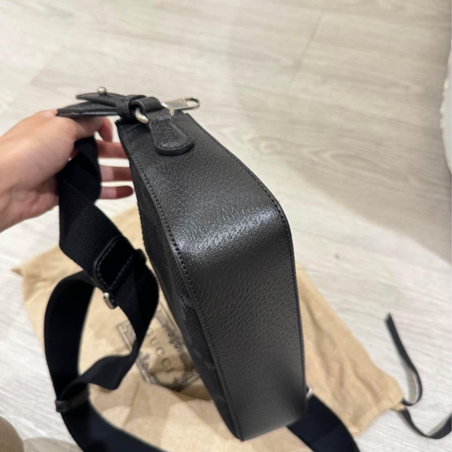 /二手極新/ GUCCI Jumbo GG 675891黑色帆布郵差包-4