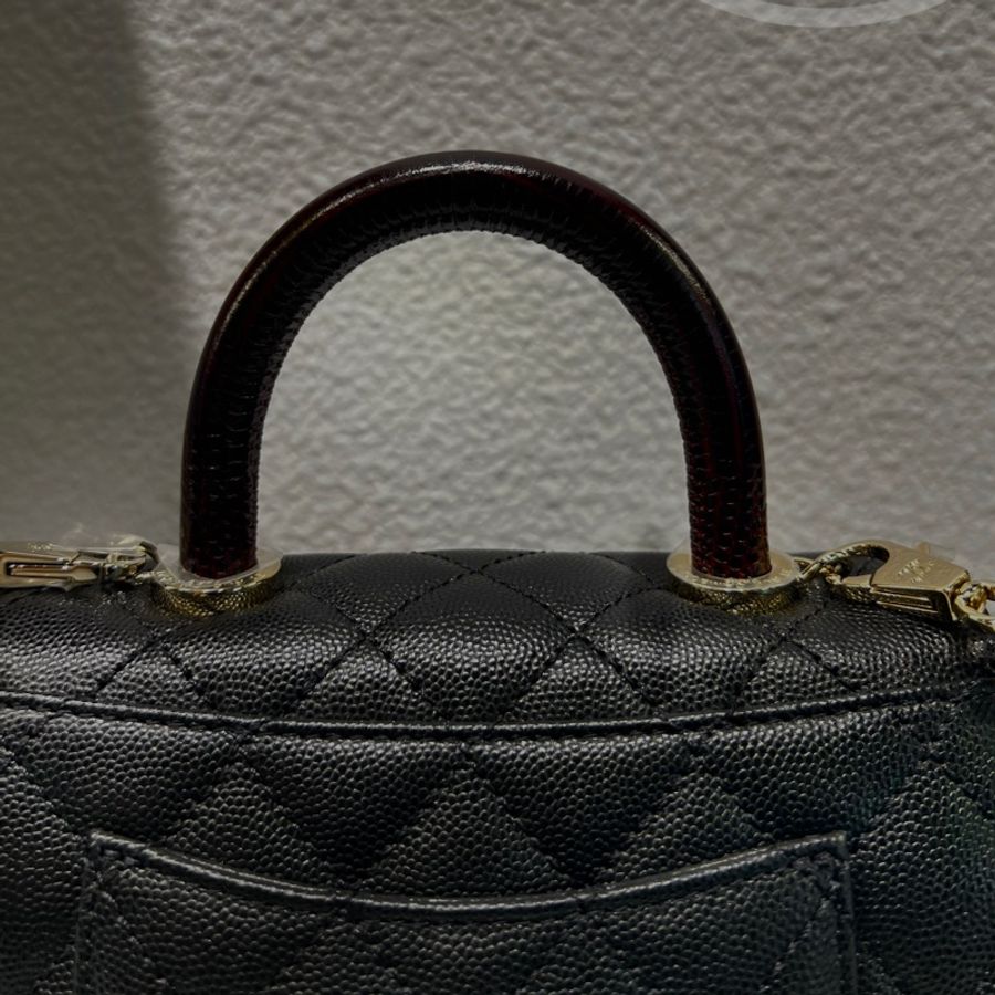 ► 全新 Chanel mini handle 蜥蜴皮紋提把 荔枝牛皮 黑金-4